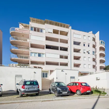 Sun Art Apartment