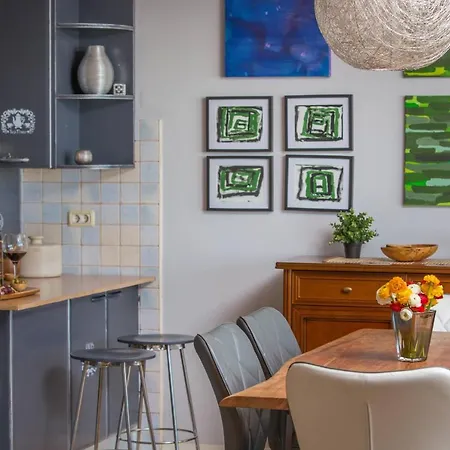 Sun Art Apartment *